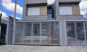 Imagem 2: Casa com 3 Suítes e Arquitetura Contemporânea em Localização Exclusiva