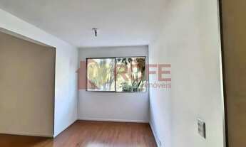 Imagem 2: Apartamento original para modernizar com 2 dormitórios, 1 vaga à venda, 68 m² - Campo Belo