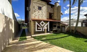 Imagem 4: Casa com Área Gourmet e 4 Quartos no Centro de Gravataí