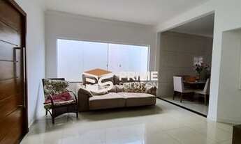 Imagem: E - Casa Ampla com 3 quartos - Porcelanato