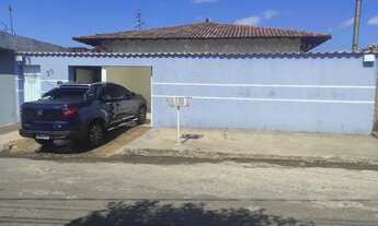 Imagem 7: Casa no céu azul