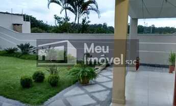 Imagem: Casa a venda no condominio Floresta em Caçapava