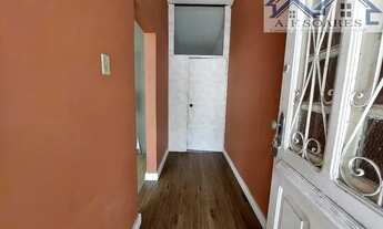 Imagem 2: Alugo Sobreposta Baixos, Precisando de Reparos, na Rua Pasteur, Gonzaga, Santos