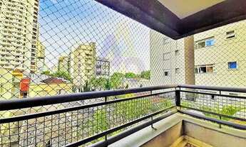 Imagem 4: Apartamento em ótimo estado, com 2 dormitórios, sendo 1 suíte. Com varanda e 1 vaga em rua