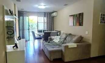 Imagem 5: Apartamento com 108m2 3 quartos um deles revertido para closet, 1 suíte, varandão frente