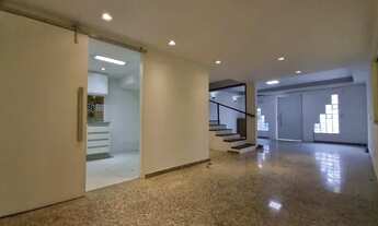 Imagem 3: Casa de condomínio para venda 210m², com 4 quartos sendo 3 suítes, Piscina e Portaria 24 h