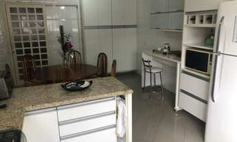 Imagem 2: Casa à venda ou para alugar com 3 quartos, 1 suíte, 2 vagas e 3 banheiros