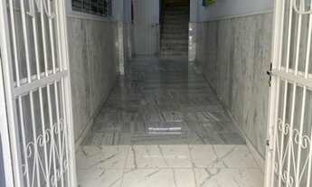 Imagem 3: Sala toda em piso com divisória, copa e bwc.<br>Sem garagem