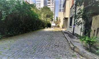 Imagem 3: Sobrado de vila no miolo de Higienópolis