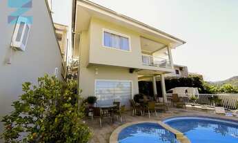 Imagem 2: 3 Dortmitórios , sendo 1 suíte, 2 vagas individuais ! Piscina com aquecimento solar !