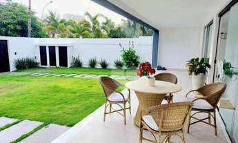 Imagem 2: Lopes Enjoy vende linda casa em centro de terreno, com 4 suítes, casa super completa com 3