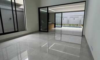 Imagem 4: Casa de condomínio sobrado para venda tem 415 metros quadrados com 3 quartos