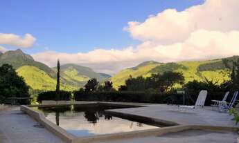 Imagem 2: Chácara em Miguel Pereira - Área de 4.000 m2 - Vista Deslumbrante para as Montanhas!