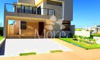 Imagem: Casa à venda 3 Quartos, 1 Suite, 4 Vagas