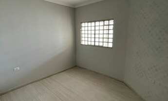 Imagem 6: Casa para venda possui 250 metros quadrados com 3 quartos em Maria Lúcia - Londrina - PR