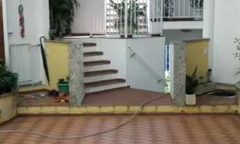 Imagem: Casa Tríplex com 3 suítes e jardim de