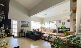 Imagem: Sobrado com 3 suítes à venda, 310 m²