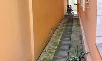 Imagem 2: Prédio com três casas independente