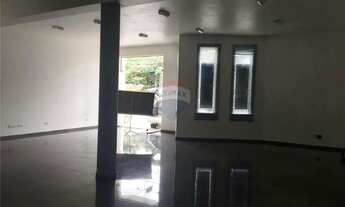 Imagem 3: Loja / Salão / Ponto Comercial para alugar, 260m² por R$ 8.000,00 na Vila Thais em Atibaia