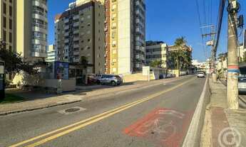 Imagem 4: Espaço e conforto em Florianópolis: apartamento semimobiliado ideal para famílias