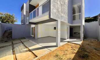 Imagem 2: Não Perca: Linda Casa Duplex em Morada de Laranjeiras Pronta para Morar!