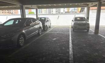 Imagem 7: Apartamento em frente ao Col. Lerote-Cond. Tropics - 3 Suítes - Piscina - 2 vagas cobertas