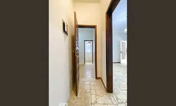 Imagem 7: Apartamento de sala, corredor, banheiro amplos,1 quarto espaçoso , cozinha e área