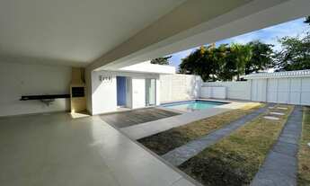 Imagem 2: Casa de condomínio para venda possui 400 metros quadrados com 5 quartos