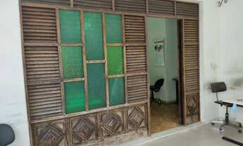 Imagem 2: Casa para venda possui 480 metros a 50 m da Av Epitácio Pessoa