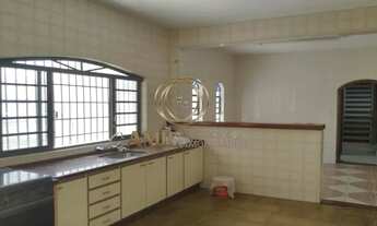 Imagem 4: JACAREÍ - Casa Padrão - CENTRO