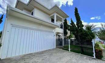 Imagem: Casa com salão de festas, com 3 suítes