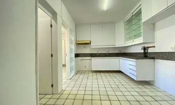 Imagem 8: Apartamento para venda possui 240 metros quadrados com 4 quartos