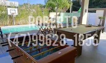 Imagem 7: Casa com piscinas em Bombinhas para locação temporária