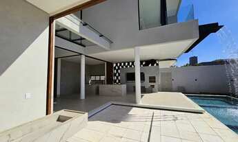 Imagem 2: Casa de condomínio sobrado para venda tem 496 metros quadrados com 5 quartos