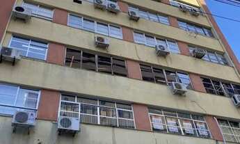 Imagem 2: Sala toda em piso com divisória, copa e bwc.<br>Sem garagem