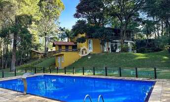 Imagem: MARAVILHOSA CASA EM EMBU DAS ARTES!