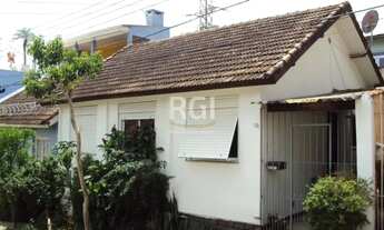 Imagem 2: PORTO ALEGRE - Casa Padrão - Jardim Carvalho