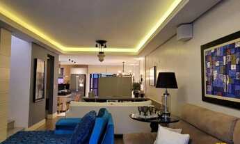 Imagem 2: Casa de 4 dormitórios, piscina em ótima localização