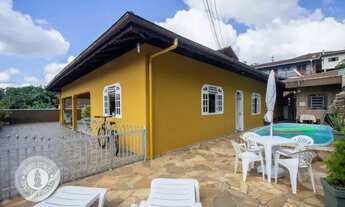 Imagem: Belíssima casa com 3 dormitórios no bairro