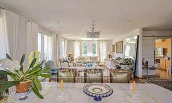 Imagem 2: Apartamento em Higienópolis à Venda de 3 Suítes com 4 Vagas e 221m²A.Ú