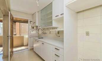 Imagem 4: 02 dormitórios sendo 01 com ar condicionado e 01 com ventilador de teto, Living 02 ambient