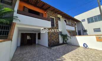 Imagem: Sobrado com 3 Quartos e 2 Vagas de Garagem