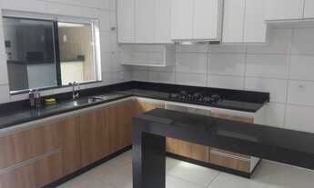 Imagem: Casa com 230 metros quadrados e 5 quartos