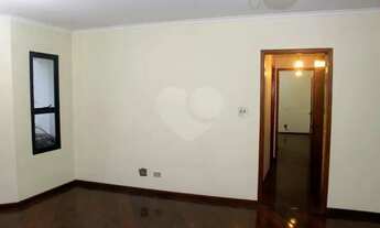 Imagem 3: Água Fria. 3 suítes. Armários planejados. Permuta. Copa e cozinha. Dependência de empregad