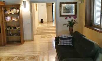 Imagem 5: Casa para venda possui 10000000 metros quadrados com 6 quartos