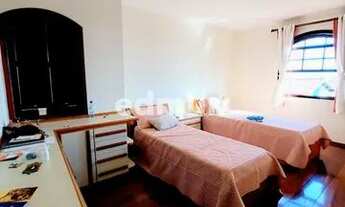 Imagem 5: SOBRADO no bairro Jardim Rina com 179m². 2 dormitórios e 4 vagas. Confira