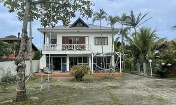 Imagem 1: Casa para venda com 320 metros quadrados com 5 quartos