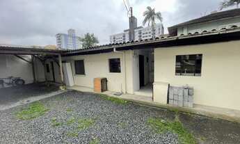 Imagem 2: Apartamento tipo Kitinet, localizado no bairro Velha, na frente da Vila Germânica