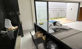 Imagem 6: Casa de condomínio sobrado para venda tem 415 metros quadrados com 3 quartos