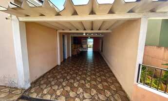 Imagem 5: CASA À VENDA NA VILA SANTA CANDIDA EM APUCARANA